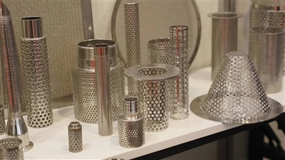 Screw air compressor oil and gas separator filter replacement cycle