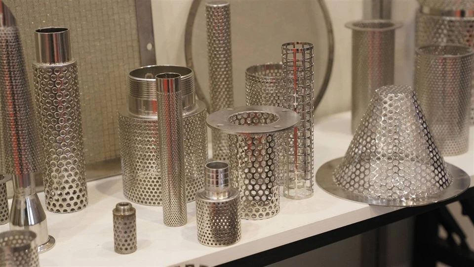 Stainless Steel Wire Mesh Filters Round Perforated Tubes Air Filter New Condition Square Hole Shape Cylinder Type